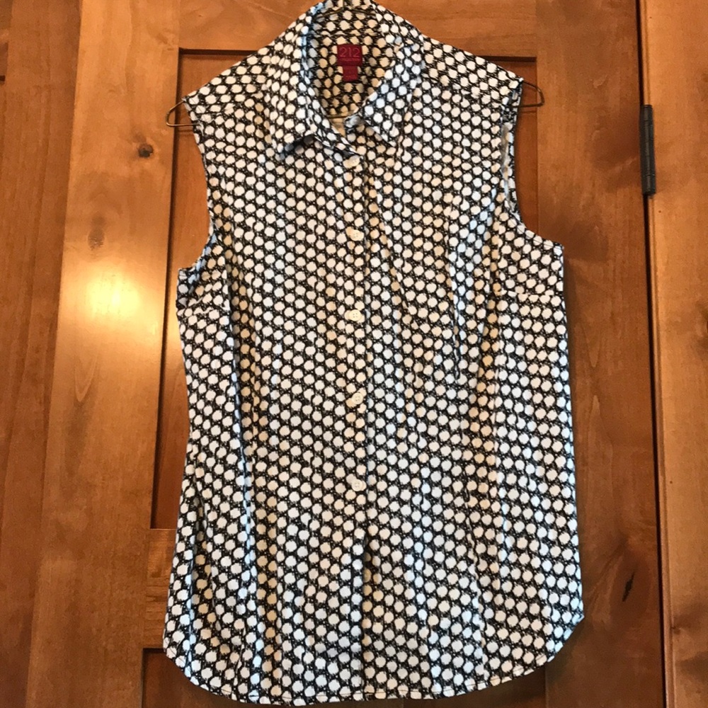 Black and white no iron sleeveless shirt